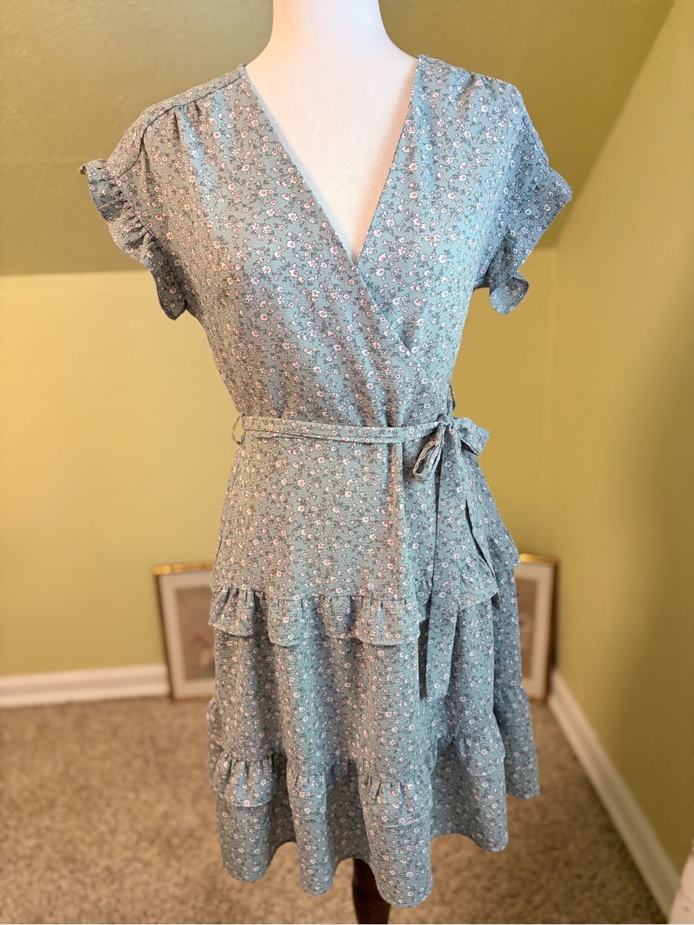 Monteau Los Angeles Faux Wrap Dress Jane Austen Ditsy Floral Fairycore
